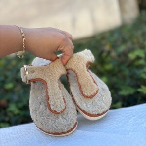 Coach Hollie Shearling Leather Flip flops sz7